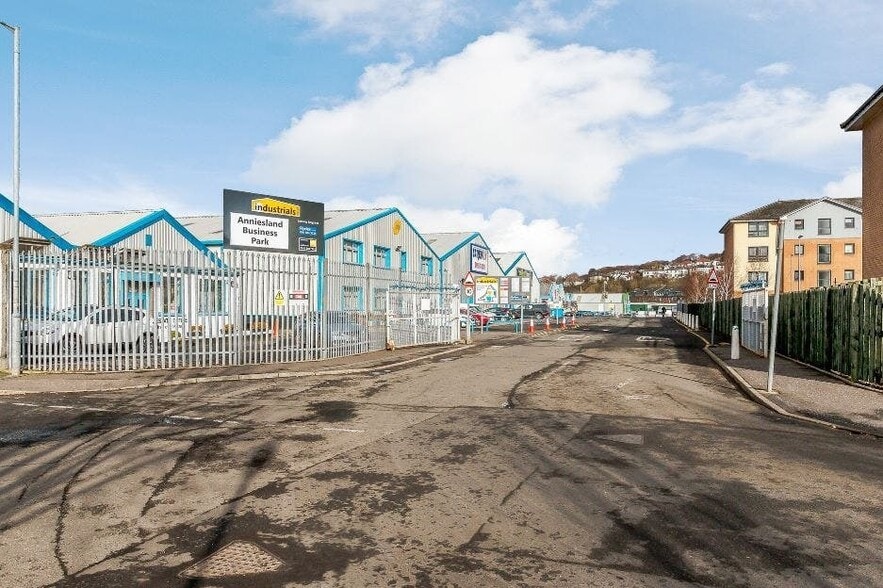 238-242 Netherton Rd, Glasgow à louer - Photo du bâtiment - Image 2 de 20
