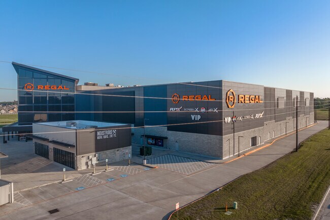 Plus de détails pour 4495 Riley Fuzzel Rd, Spring, TX - Bureau, Commerce de détail à louer
