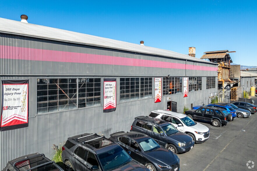 7403 Telegraph Rd, Montebello, CA à louer - Photo du bâtiment - Image 3 de 5