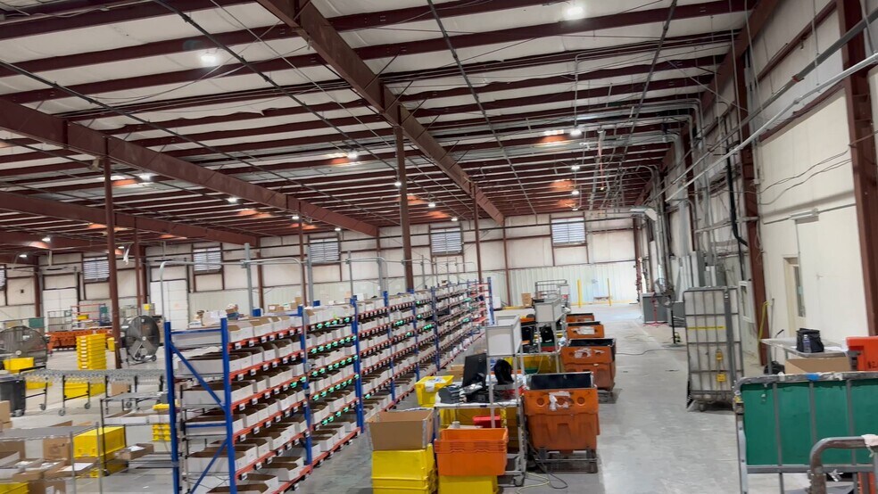 3655 Reed St, Winston-Salem, NC à vendre - Vidéo sur l’inscription commerciale - Image 3 de 13