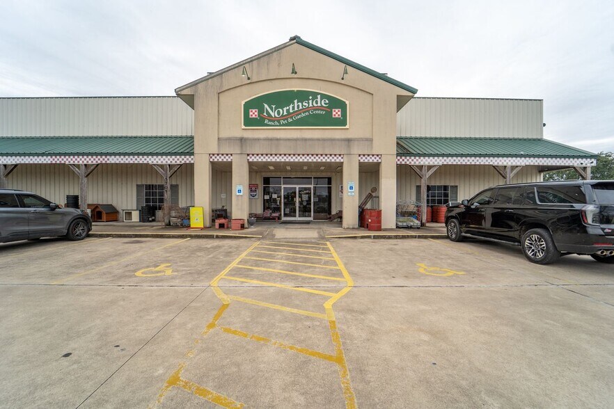 5705 N Main St, Victoria, TX à vendre - Photo du bâtiment - Image 2 de 26