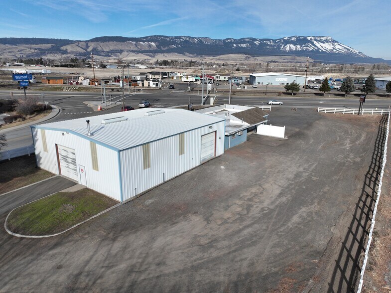 11401 Island Ave, Island City, OR à vendre - Photo principale - Image 2 de 9