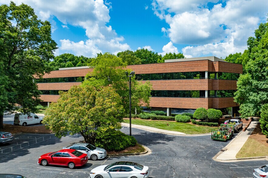 3120 Highwoods Blvd, Raleigh, NC for lease - Primary Photo - Image 1 of 11