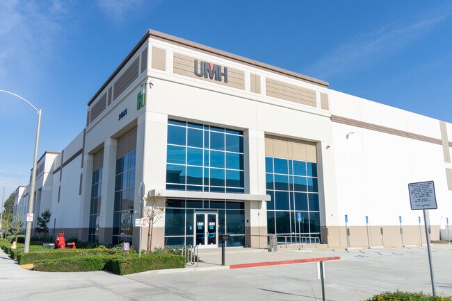 Plus de détails pour 24665 Nandina Ave, Moreno Valley, CA - Industriel à louer