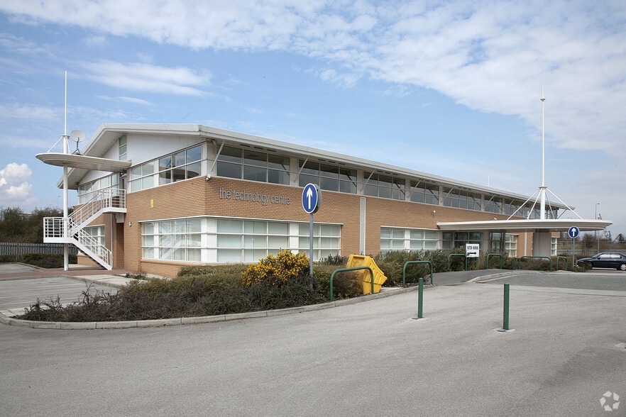 Inward Way, Ellesmere Port for sale - Primary Photo - Image 1 of 3