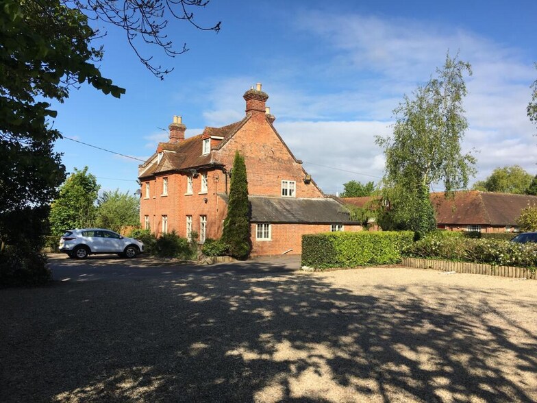 Main Rd, Lymington à vendre - Photo du bâtiment - Image 2 de 8