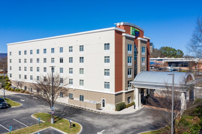 More details for 440 Martin Luther King Jr Blvd, Chattanooga, TN - Hospitality for Sale