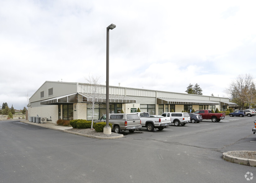 63160 Britta St, Bend, OR for sale - Primary Photo - Image 1 of 1