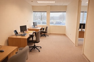 220 Davidson Ave, Somerset, NJ à louer Photo intérieure- Image 1 de 3