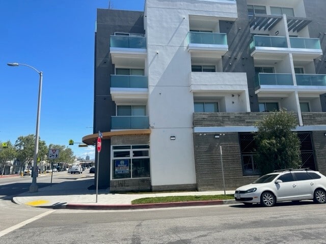 11588-11590 W Pico Blvd, Los Angeles, CA à louer - Photo du bâtiment - Image 2 de 16