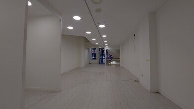 Retail in Logroño, La Rioja for lease Interior Photo- Image 2 of 8
