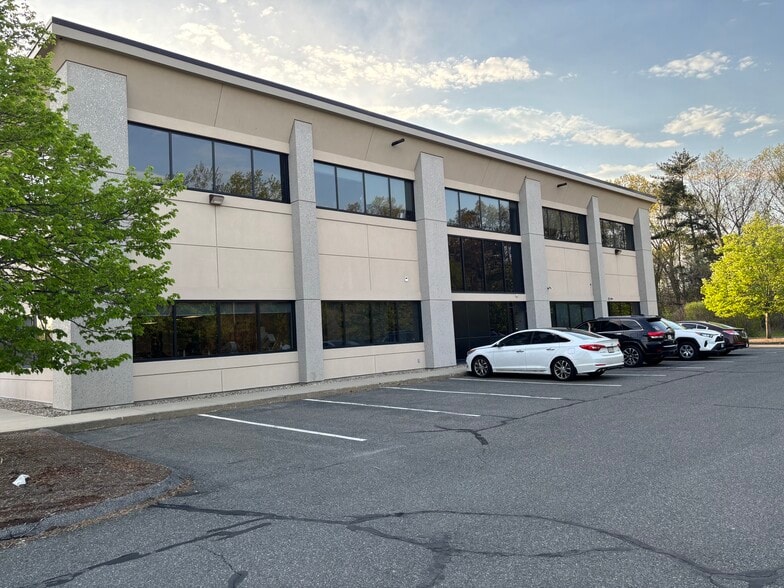 265 Benton Dr, East Longmeadow, MA for lease - Building Photo - Image 3 of 6