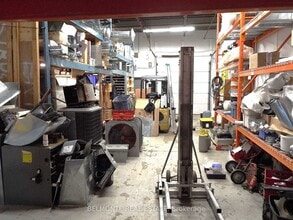 1621 Mcewen Dr, Whitby, ON à louer Photo intérieure- Image 2 de 5