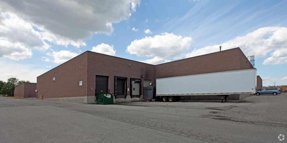 6581 Kitimat Rd, Mississauga, ON à louer - Photo du bâtiment - Image 3 de 11