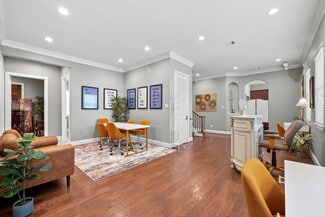 Plus de détails pour 303 Longmire Rd, Conroe, TX - Bureau à vendre