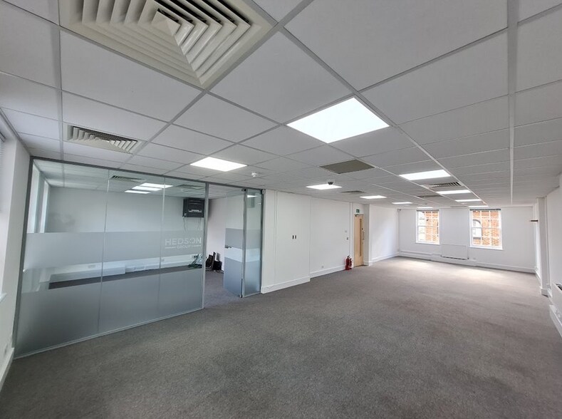 5-6 Church St, Twickenham à vendre - Photo intérieure - Image 3 de 21