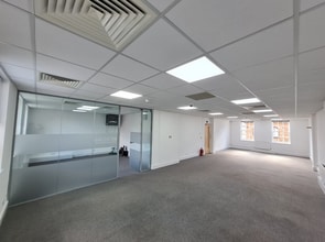 5-6 Church St, Twickenham à vendre Photo intérieure- Image 1 de 1