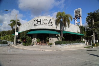 5556 NE 4th Ct, Miami, FL à louer Photo du bâtiment- Image 2 de 5