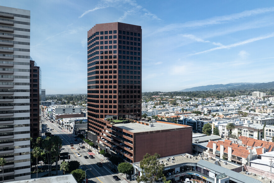 11755 Wilshire Blvd, Los Angeles, CA à louer - Photo principale - Image 1 de 20