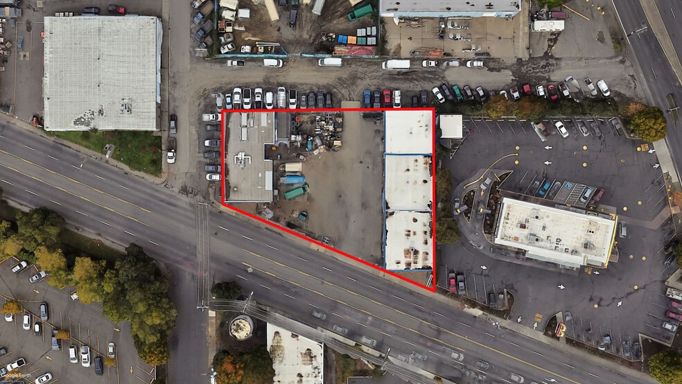 229-233 NE Columbia Blvd, Portland, OR for sale - Building Photo - Image 2 of 7