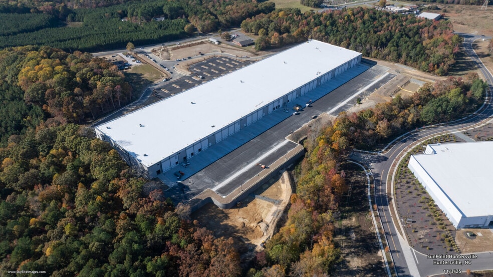 11006 Mount Holly Huntersville Rd, Huntersville, NC for lease - Building Photo - Image 3 of 5