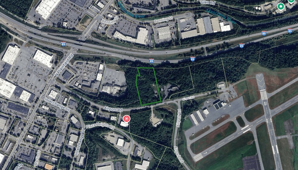 43 Airport Rd, West Lebanon, NH à vendre - Photo principale - Image 1 de 3