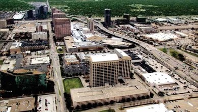 13737 Noel Rd, Dallas, TX - AÉRIEN  Vue de la carte