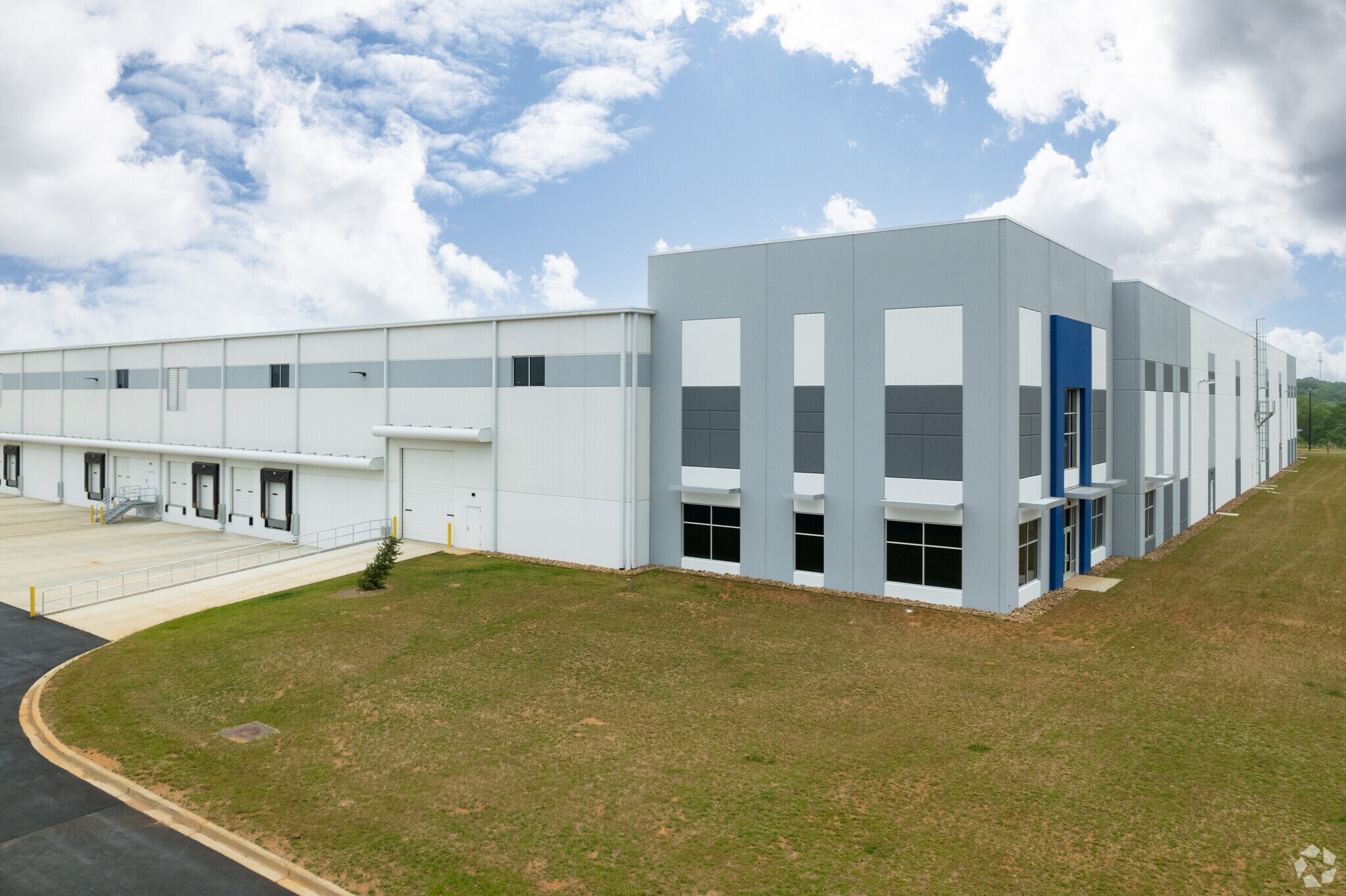 560 Mason Farm Ln, Greer, SC for lease Primary Photo- Image 1 of 7
