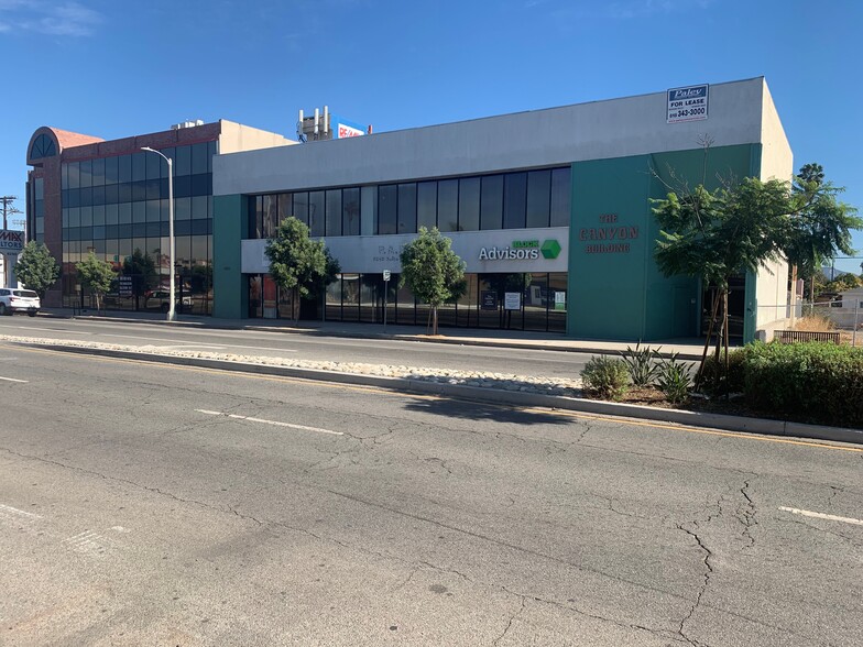 6240-6244 Laurel Canyon Blvd, North Hollywood, CA for lease - Building Photo - Image 1 of 1