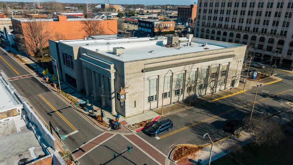 300 Desiard St, Monroe, LA à vendre - Photo du bâtiment - Image 2 de 16