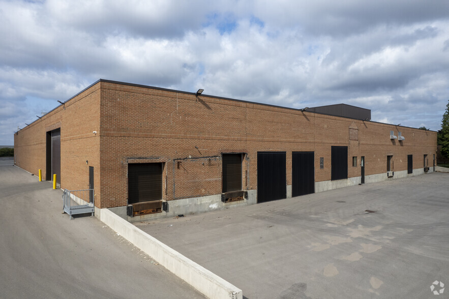 89 Connie Cres, Vaughan, ON for lease - Building Photo - Image 3 of 4