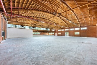 2440 S Sepulveda Blvd, Los Angeles, CA à louer Photo intérieure- Image 1 de 12