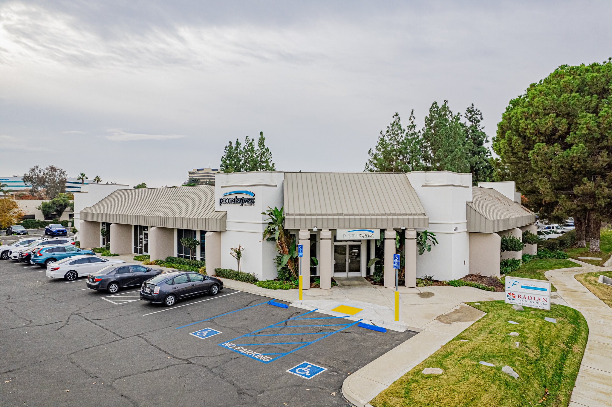 5301 Truxtun Ave, Bakersfield, CA for lease Primary Photo- Image 1 of 27