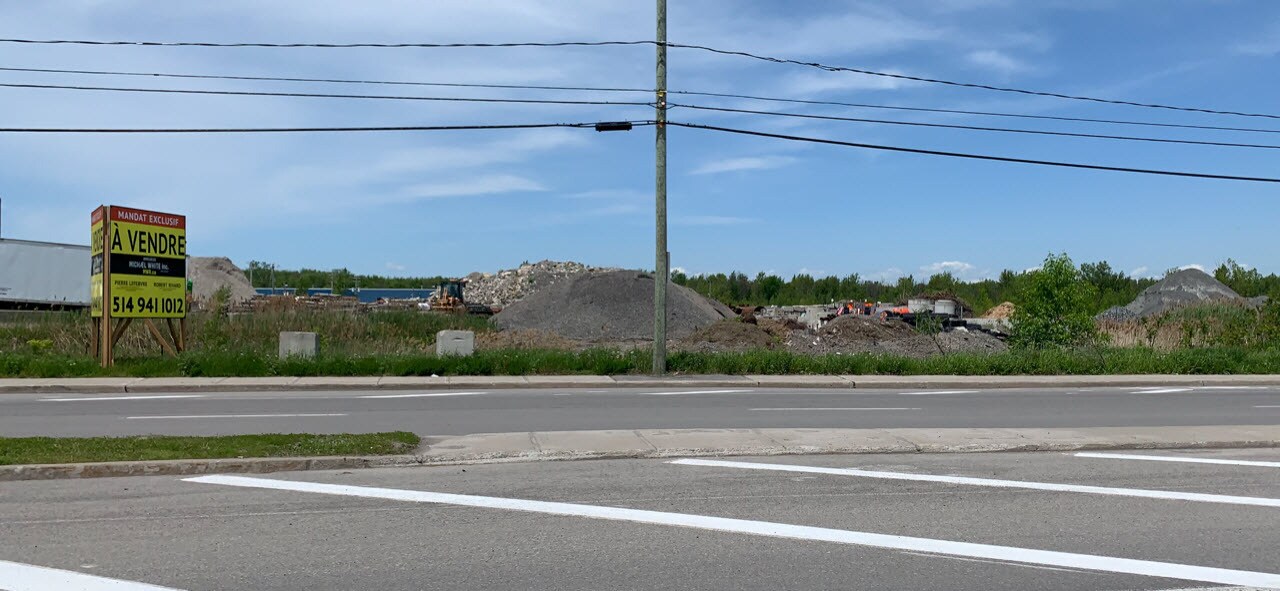 Boul Dagenais O, Laval, QC à louer Photo principale- Image 1 de 4