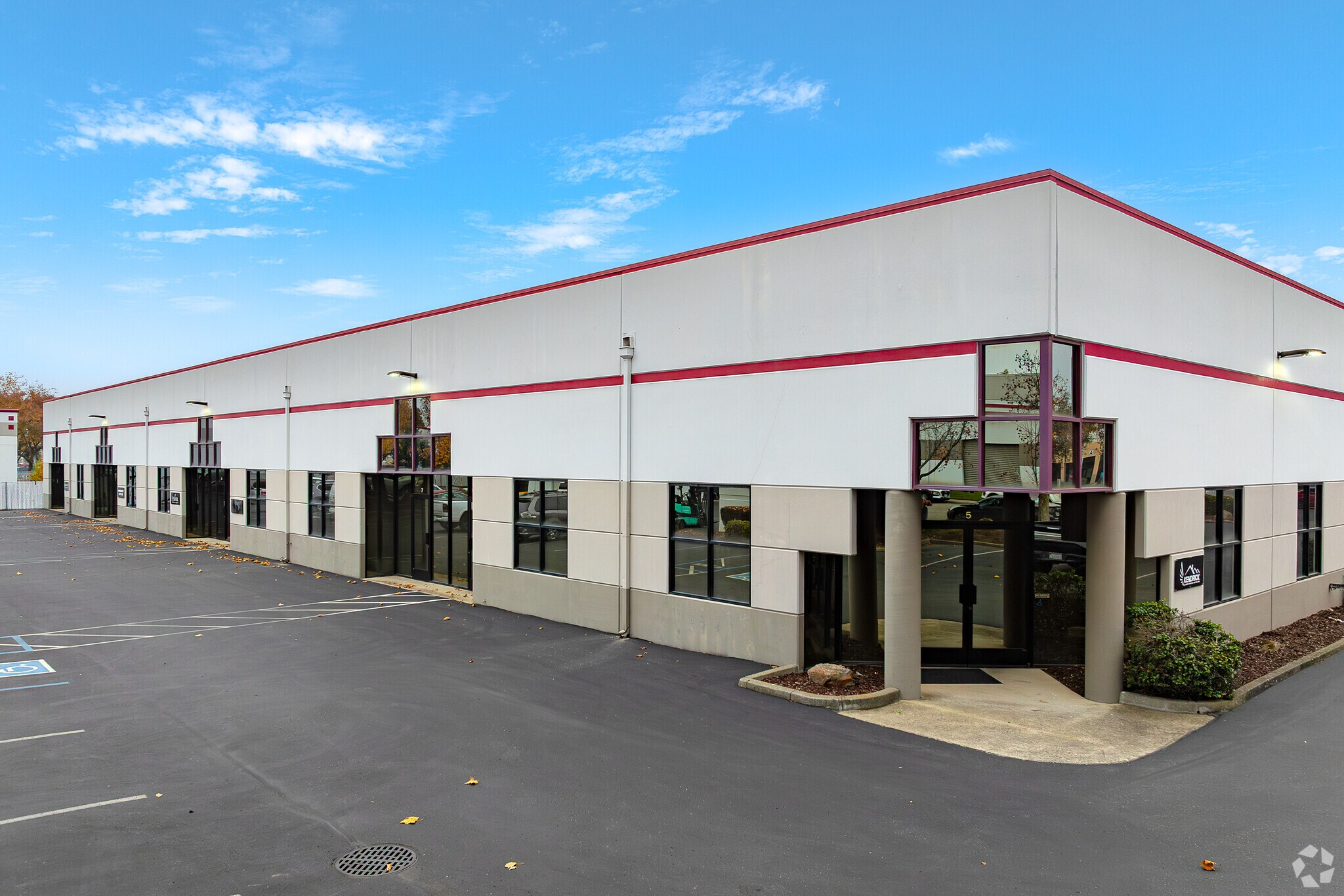 4111 Citrus Ave, Rocklin, CA à louer Photo principale- Image 1 de 4