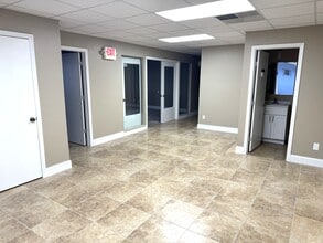 1705 Colonial Blvd, Fort Myers, FL for lease Interior Photo- Image 2 of 12