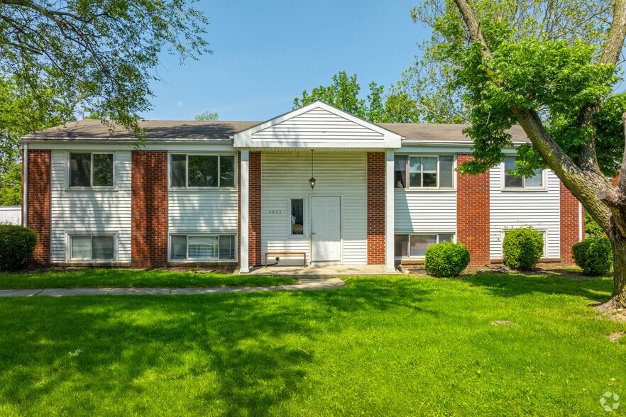 4824 Northcrest Dr, Fort Wayne, IN for sale - Building Photo - Image 3 of 17