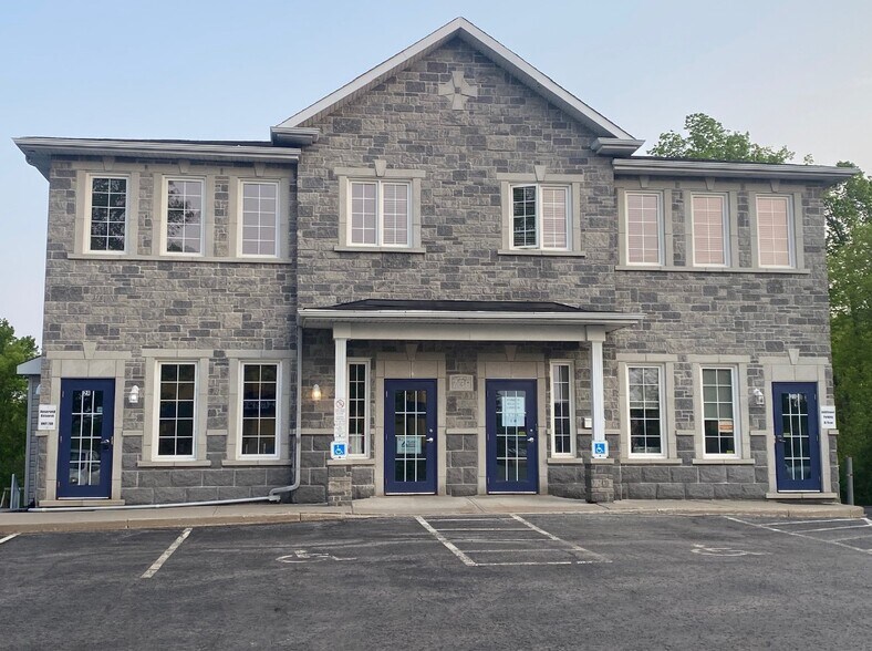 738 Notre Dame St, Embrun, ON for sale - Building Photo - Image 1 of 1