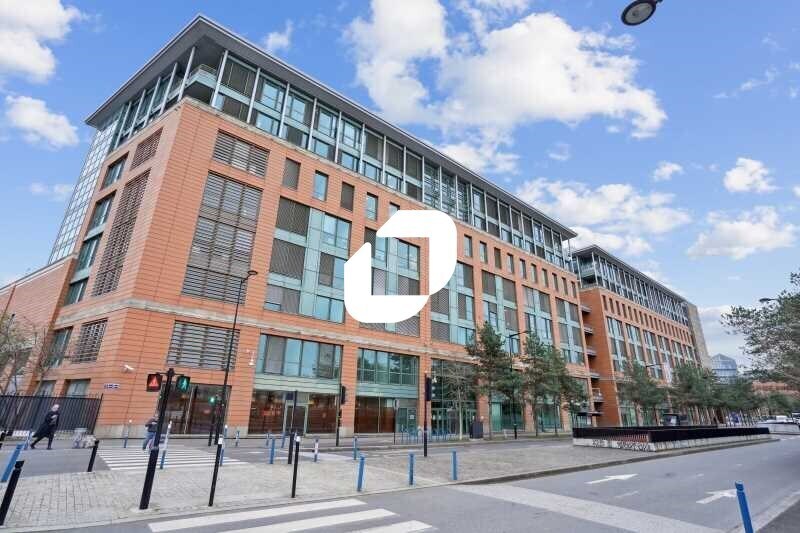 Bureau dans Aubervilliers à louer - Photo du bâtiment - Image 1 de 14