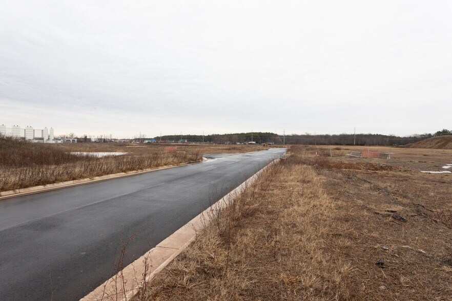 Dulles West Blvd, Dulles, VA à louer - Photo de construction - Image 1 de 1