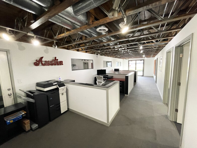 3700 Thompson St, Austin, TX for lease - Interior Photo - Image 2 of 13