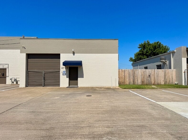 4732 Iberia Ave, Dallas, TX for lease - Building Photo - Image 2 of 2