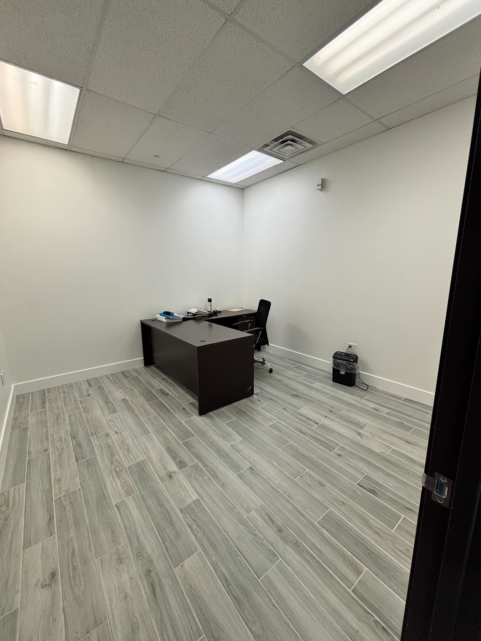 4035 W Chandler Blvd, Chandler, AZ for lease Interior Photo- Image 1 of 1