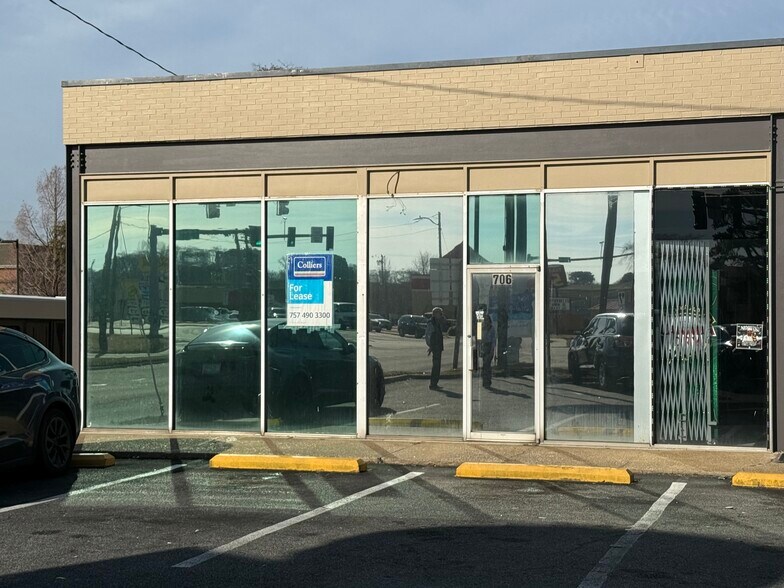 706 Airline Blvd, Portsmouth, VA for lease - Building Photo - Image 2 of 5