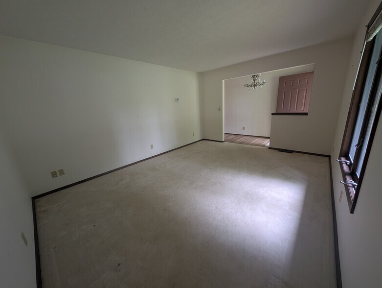 1002 IN-114, North Manchester, IN à vendre - Photo du bâtiment - Image 3 de 50
