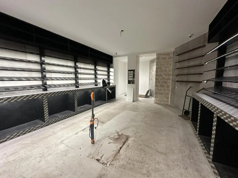 Commerce de détail dans Paris à louer - Photo du bâtiment - Image 2 de 7