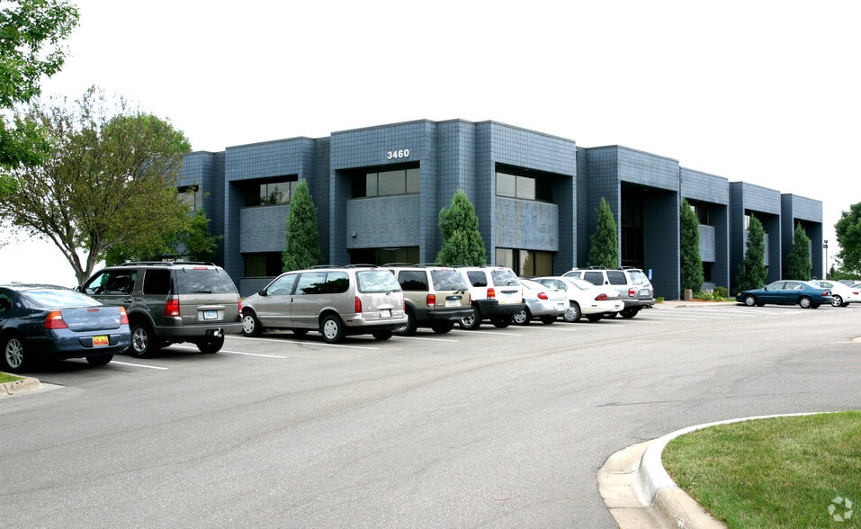 3460 Washington Dr, Eagan, MN for sale - Building Photo - Image 3 of 12