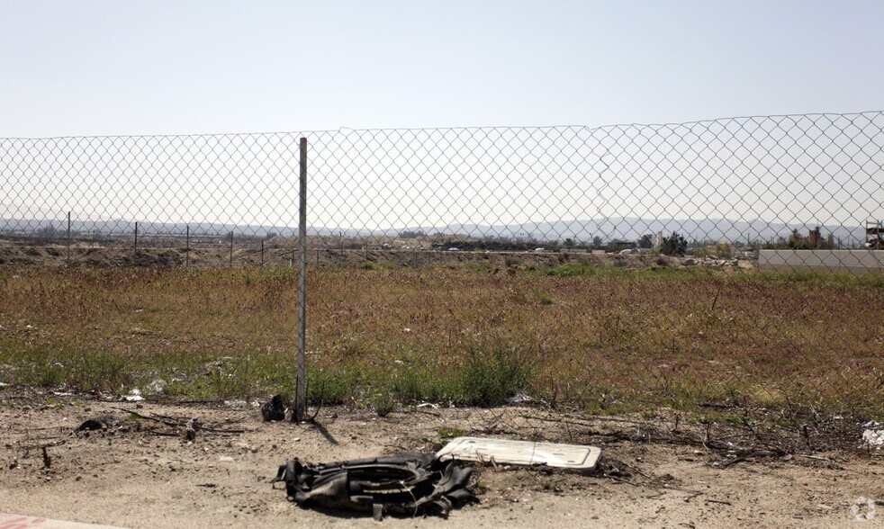 8024 3rd St, Highland, CA à vendre - Autre - Image 3 de 5