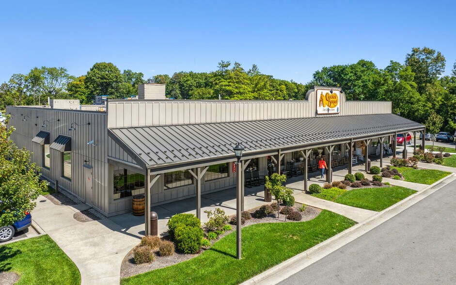 1898 N Morristown Rd, Shelbyville, IN à vendre - Photo du bâtiment - Image 2 de 7