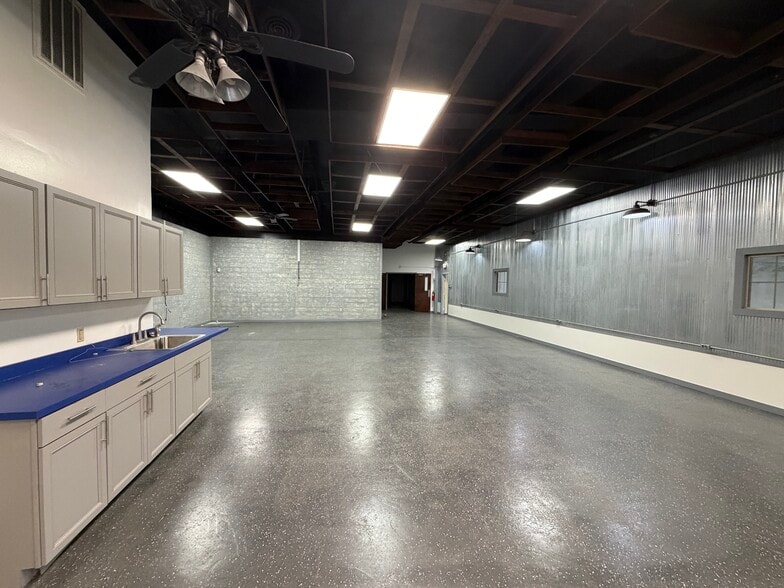 9110 Interstate 30, Little Rock, AR for lease - Interior Photo - Image 3 of 8